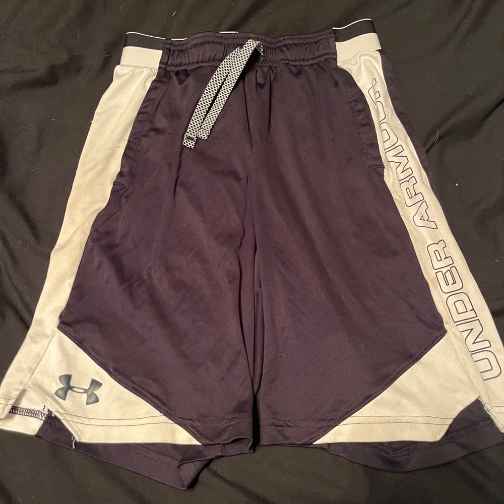 Boys Under Armour YLG athletic shorts